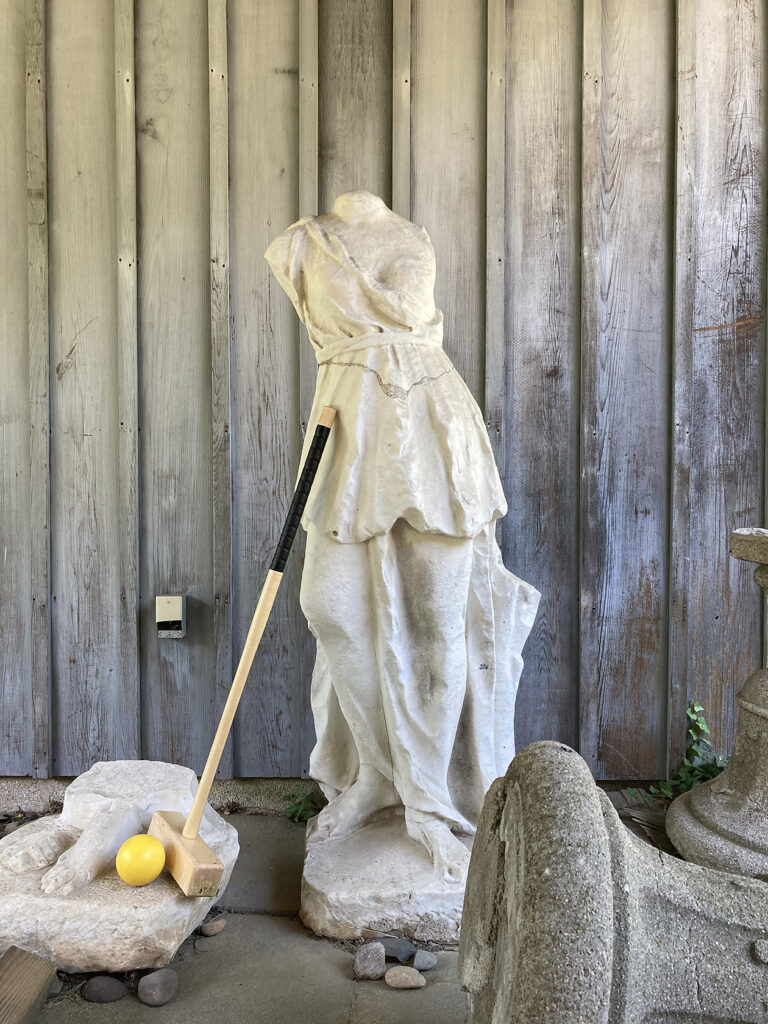 Statue with croquet mallet
